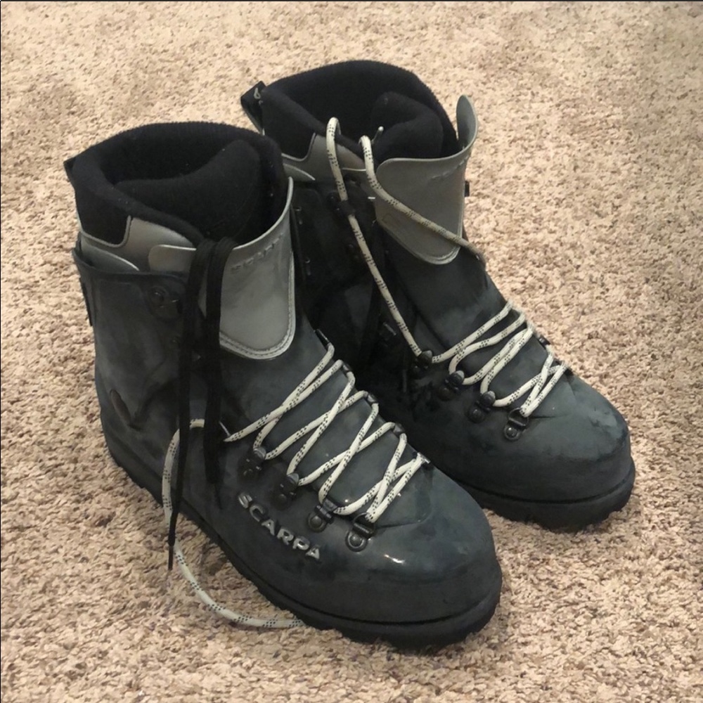 Scarpa Inverno mountaineering boot